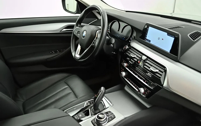 BMW Seria 5 cena 95000 przebieg: 194000, rok produkcji 2018 z Poznań małe 529